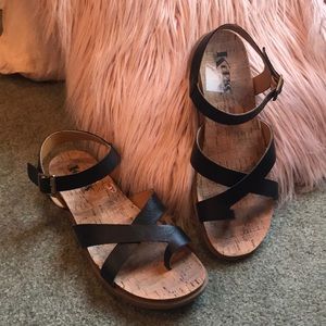 Black Toe Strap Sandal by Kork-Ease